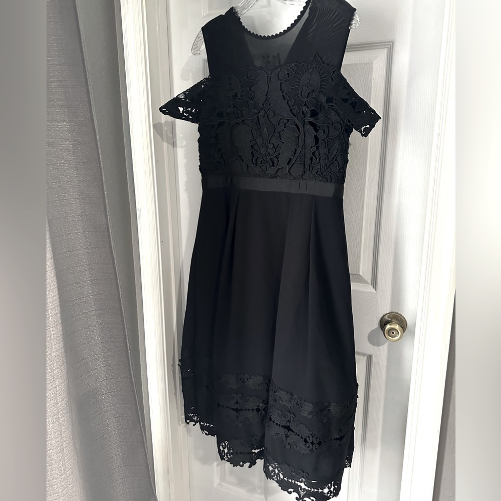 TEDBAKER black lace dress